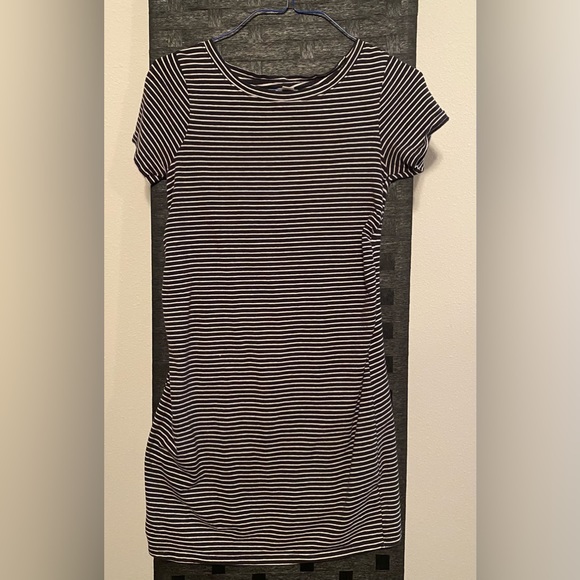 feathers Dresses & Skirts - Women’s Maternity Striped Dress Size L